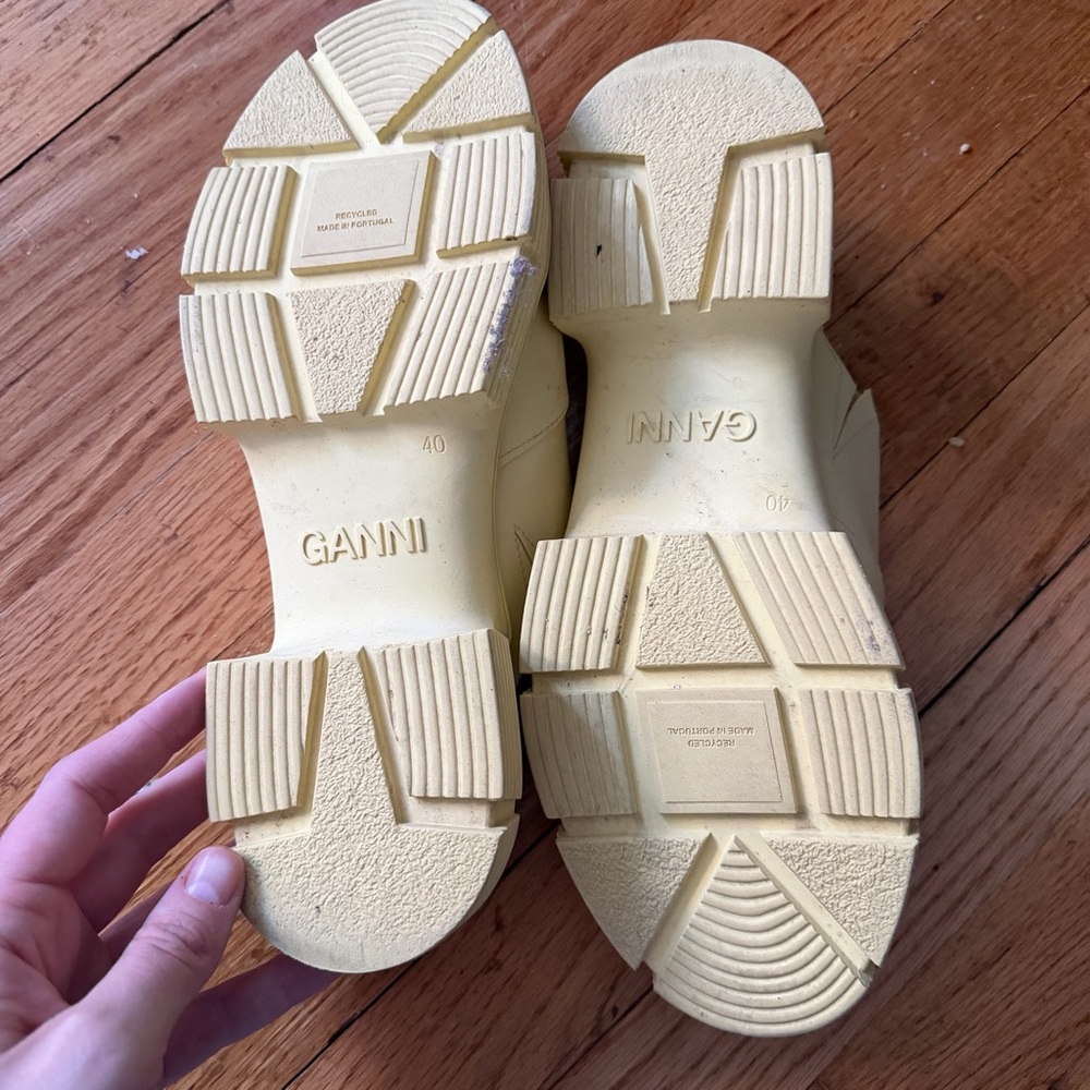 GANNI butter yellow clogs - Picture 4 of 5